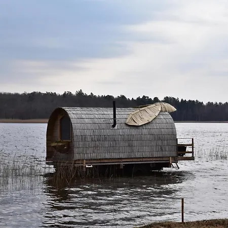 Botel Usmas Zakisu Pirtina - Bunny House Usma